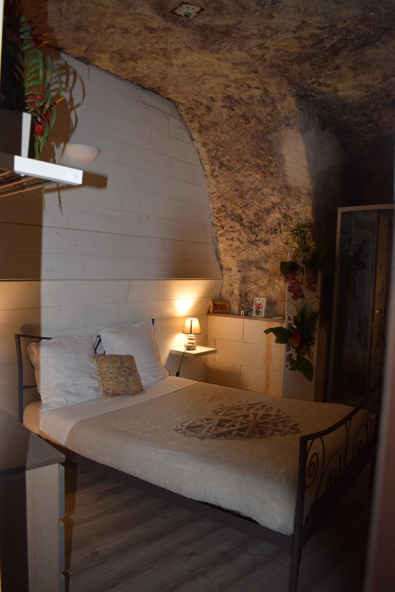 Chambres D'Hotes Troglodytes Le Clos De L'Hermitage Амбуаз Номер фото